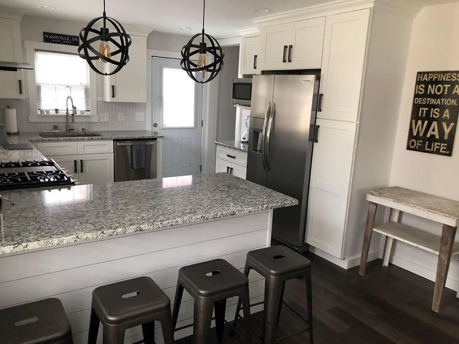 East Retreat, Outdoor Oasis, Sleeps 12, Four Bedrooms
