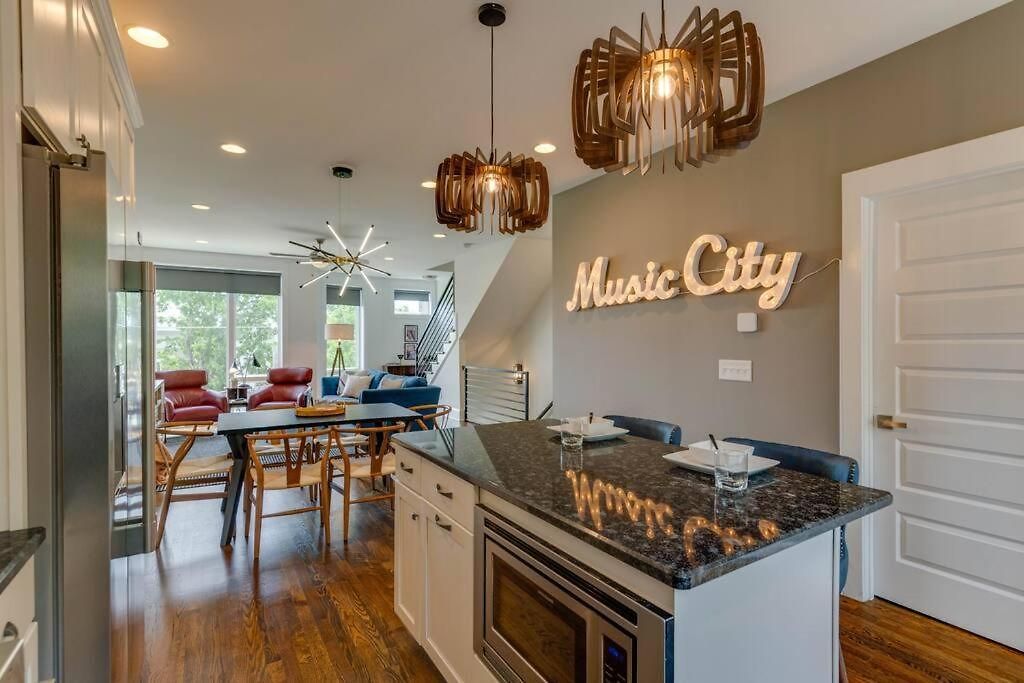 Holiday home Walkable Hotspot Bars Nearby Broadway Close