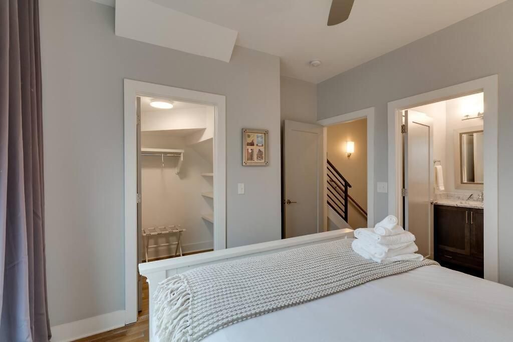 Holiday home 3bd -rooftop Escape- Steps From The Gulch Fun