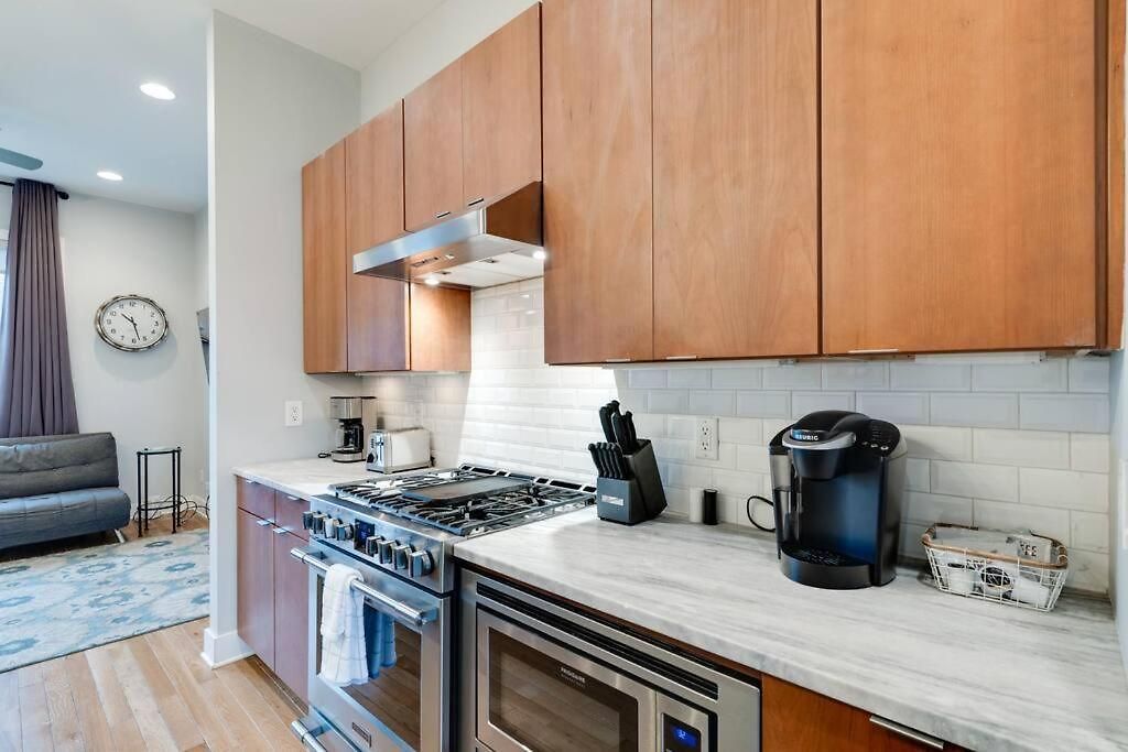 Holiday home 3bd -rooftop Escape- Steps From The Gulch Fun