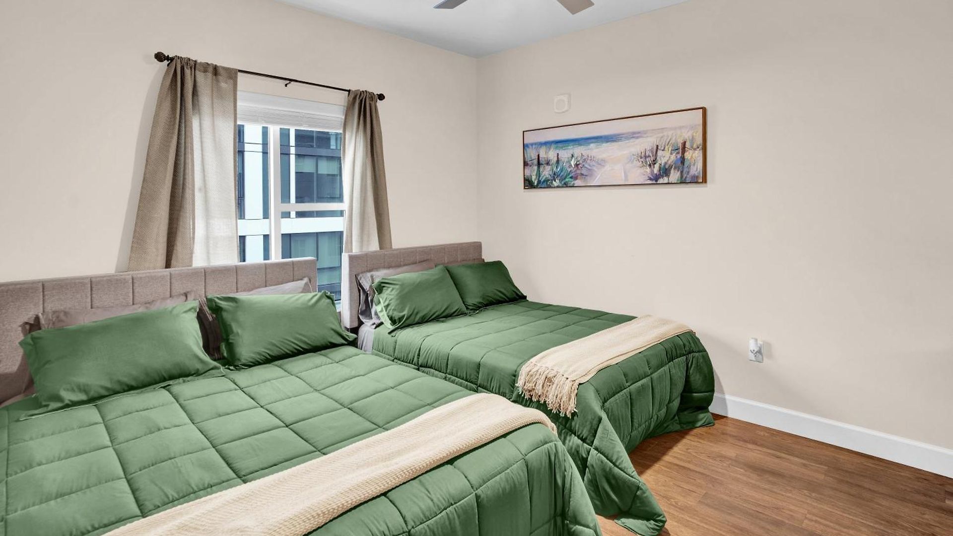 Apartment Chateau De Capri W Pool Gym Free Parking