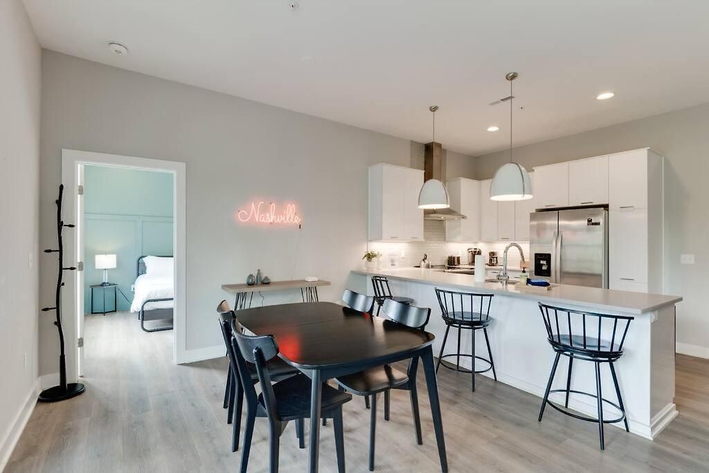 Apartment Spacious 2bd-close To Everything Nashville