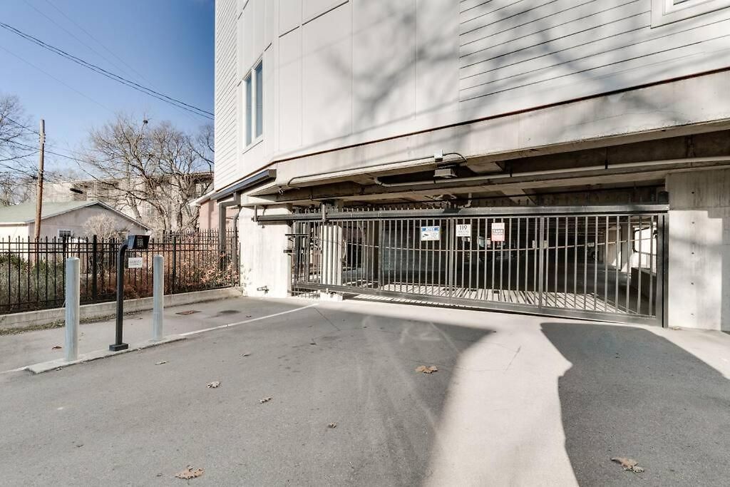 Spacious 2bd-close To Everything