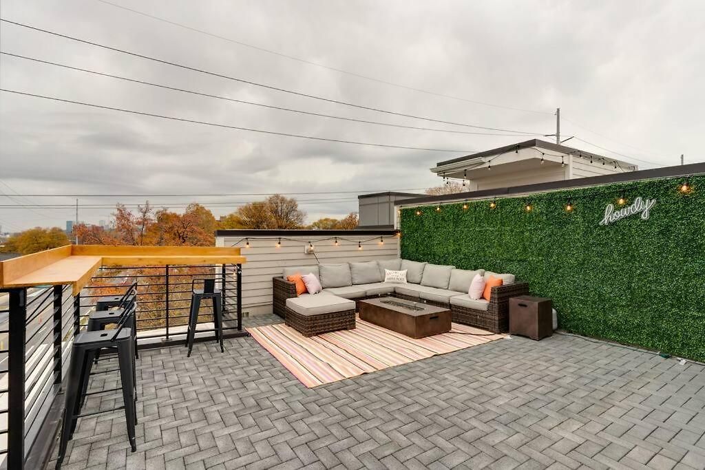 Holiday home Luxury Townhome! Rooftop-game Room! Near Broadway! *