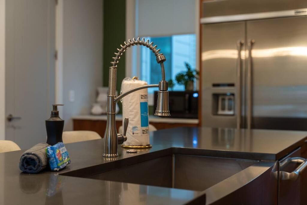 Luxury Townhome! Rooftop-game Room! Near Broadway! Holiday home Nashville