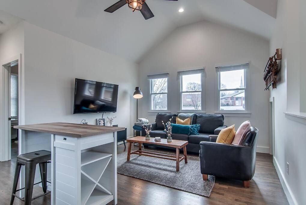 Cozy Loft - Steps To 12th South And Belmont *