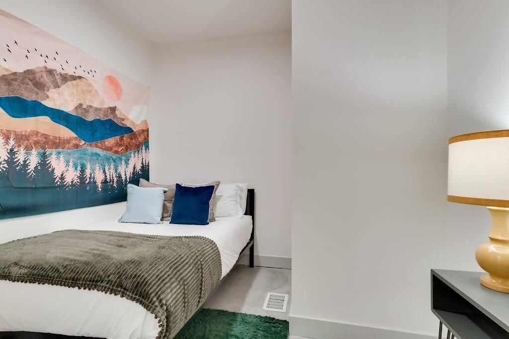 Apartment Chic Condo, 2mi To Downtown, Sleeps 8, By Geodis *