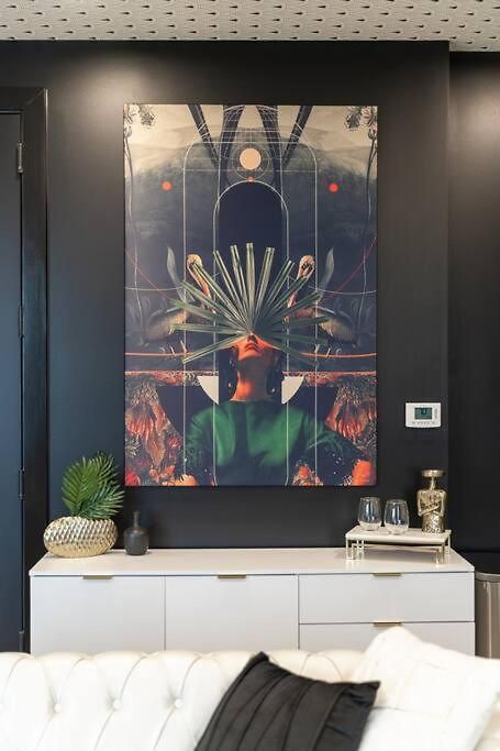 Luxury Balcony Retreat • Near Broadway *