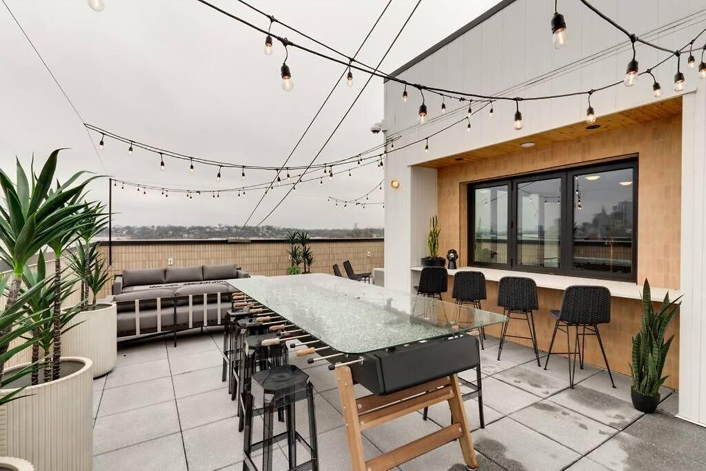 Luxury Balcony Retreat • Near Broadway Apartment