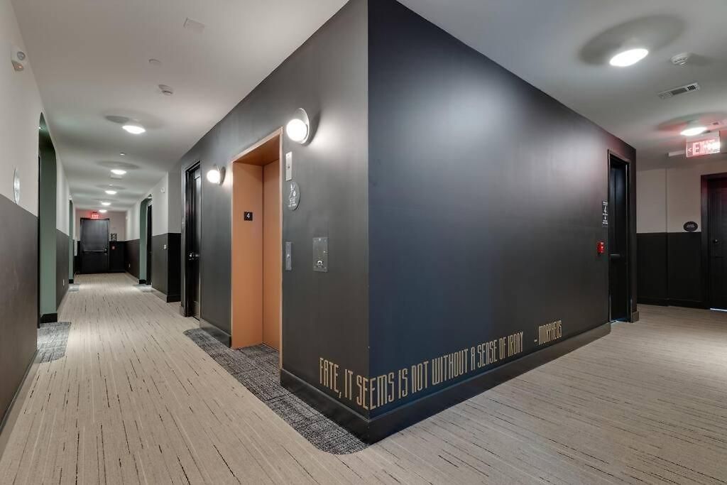 Luxury Balcony Retreat • Near Broadway Apartment Nashville
