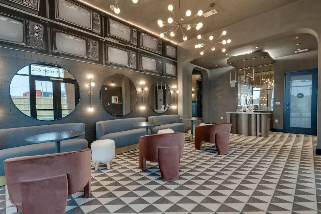 Luxury Balcony Retreat • Near Broadway *