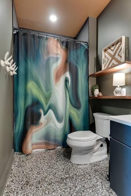 Luxury Balcony Retreat • Near Broadway Nashville
