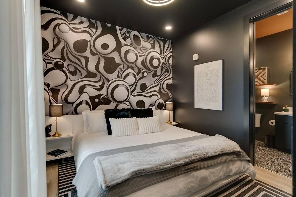 Apartment Luxury Balcony Retreat • Near Broadway Nashville