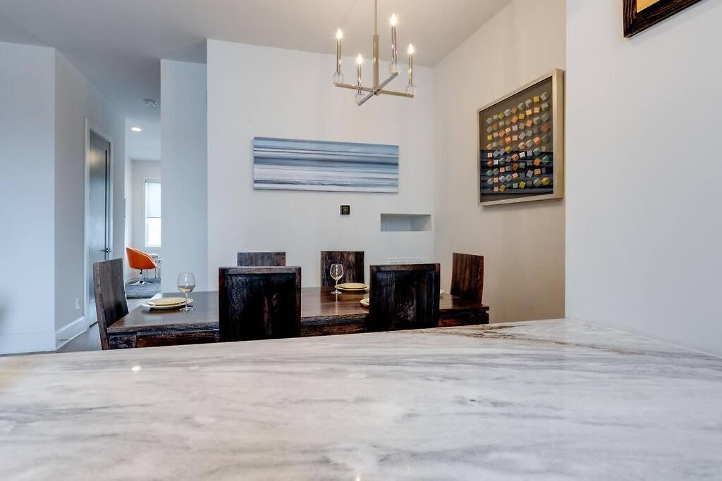Holiday home Beautiful 3 Bedroom! Near Broadway-12th S-gulch Nashville