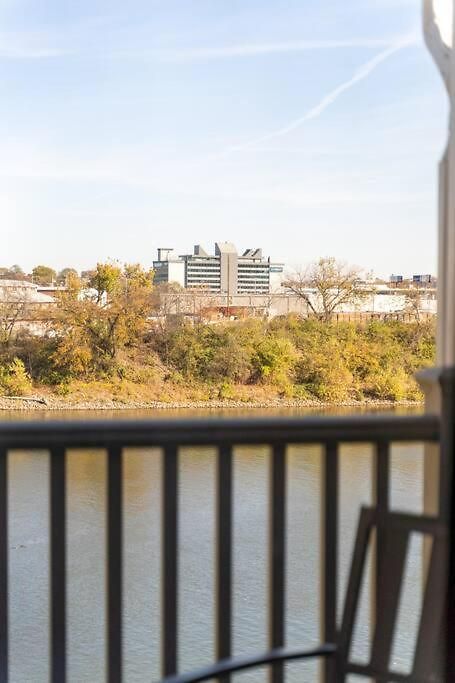 Splash & Explore Riverfront Near Broadway *