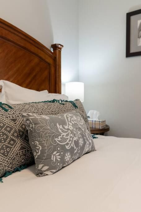 Beautiful 3 Bedroom- Free Parking 2m To Broadway Apartment Nashville