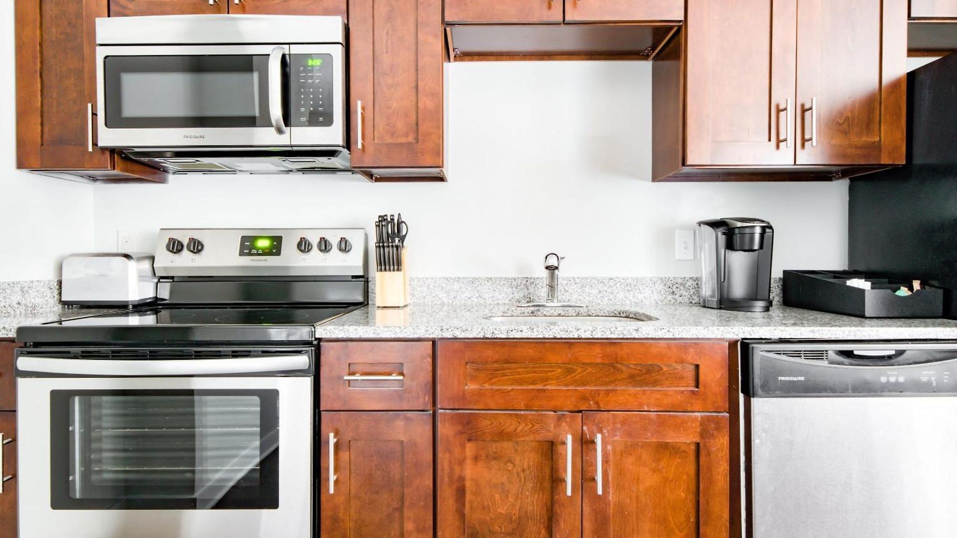 Cozysuites Music Row Charming 1br In Nashville! 19 * Nashville
