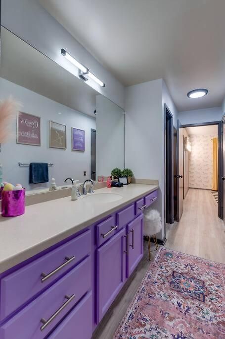 Vibrant Riverfront 2bd With A Pool Nashville