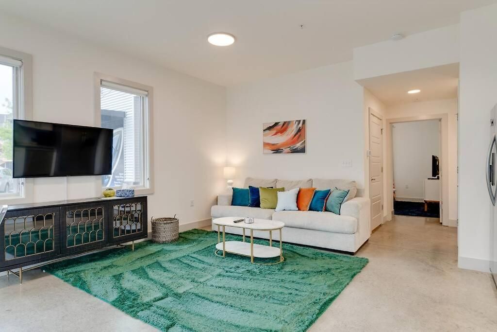 Urban Oasis Spacious King Bed Free Parking * Nashville