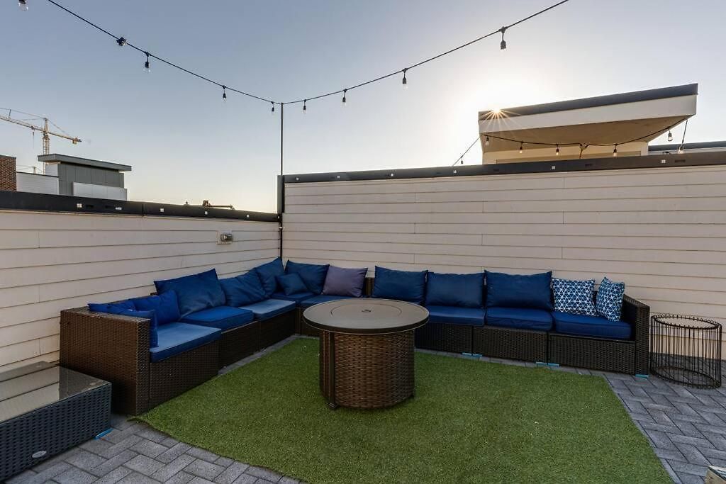 Holiday home The Pink Palace, Rooftop Deck, Bachelorette Hq Nashville