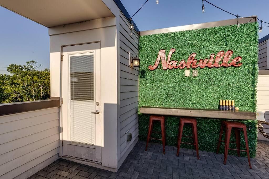 Holiday home The Pink Palace, Rooftop Deck, Bachelorette Hq Nashville