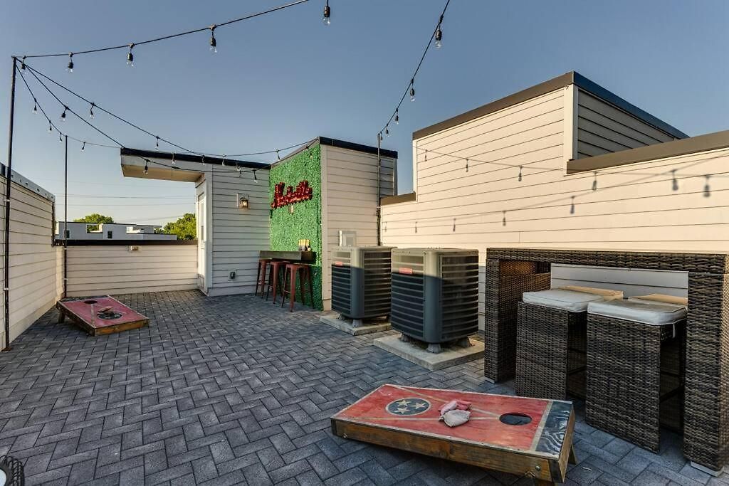 The Pink Palace, Rooftop Deck, Bachelorette Hq Holiday home Nashville