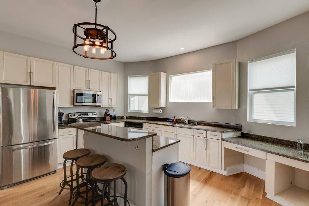 Walkable East Nash 3br With Big Yard Near Local Eats *