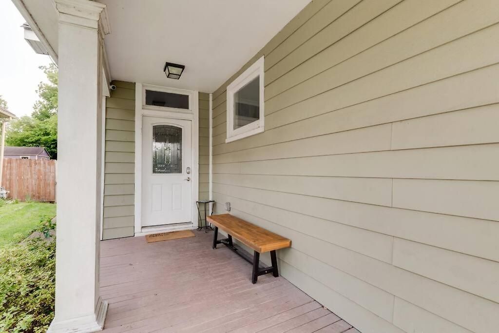 Walkable East Nash 3br With Big Yard Near Local Eats