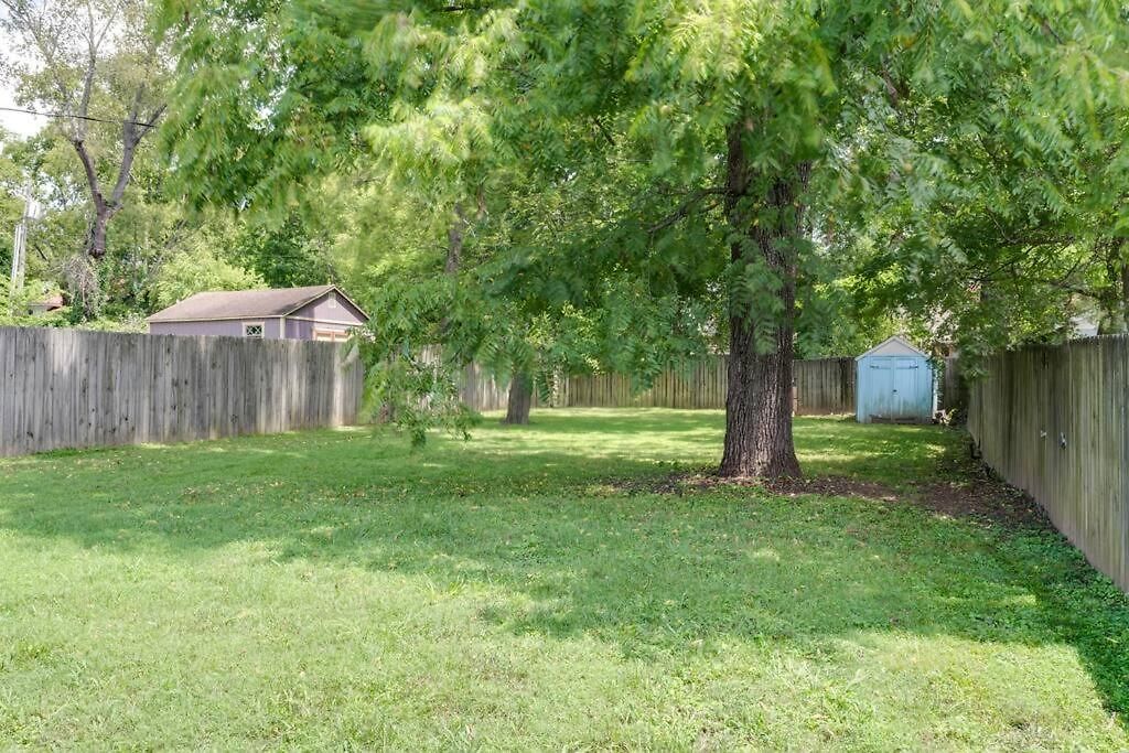 Walkable East Nash 3br With Big Yard Near Local Eats Holiday home Nashville