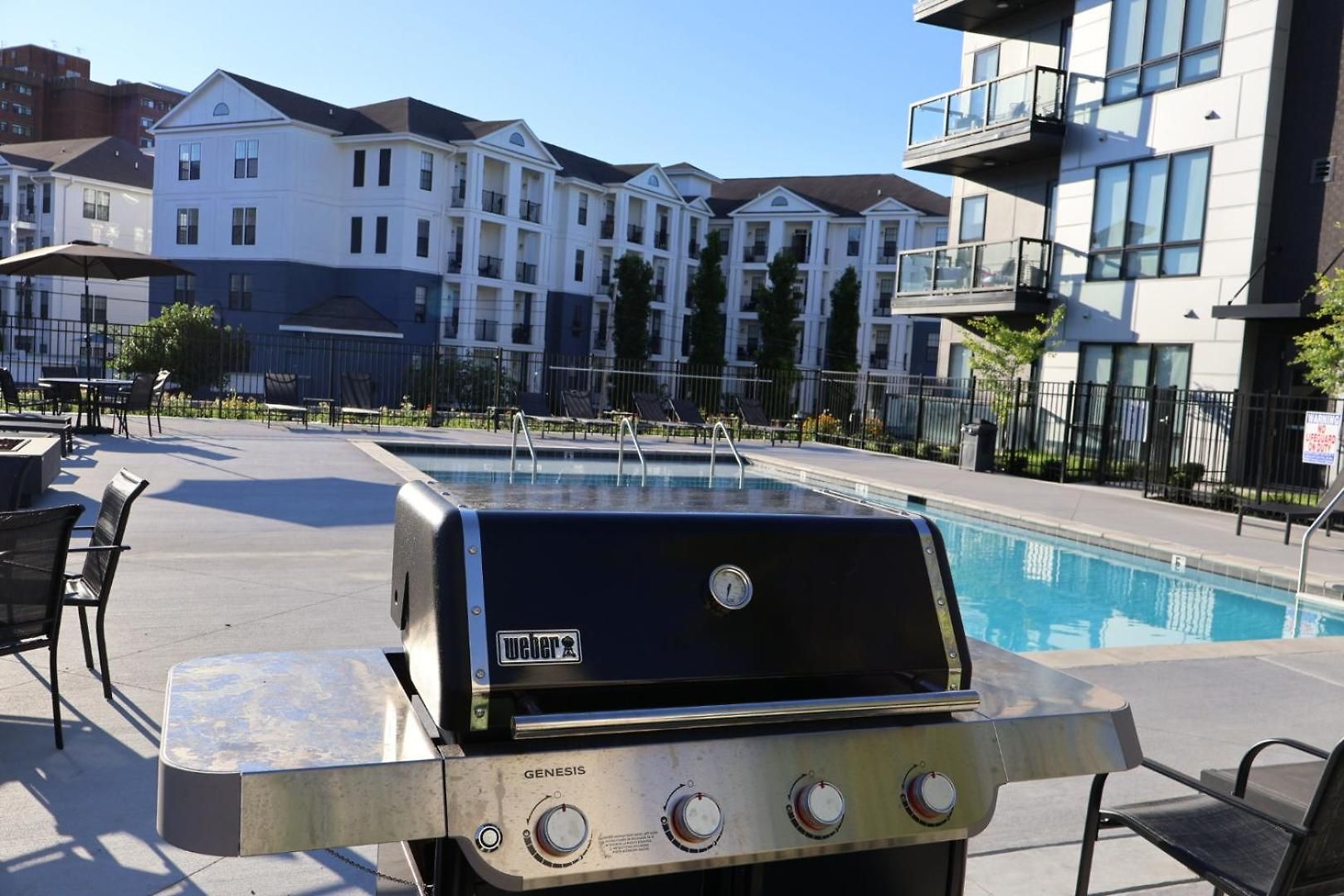 2 Side By Side Units, The Honky Tonk Party Pads, Parking Gym Pool Nashville