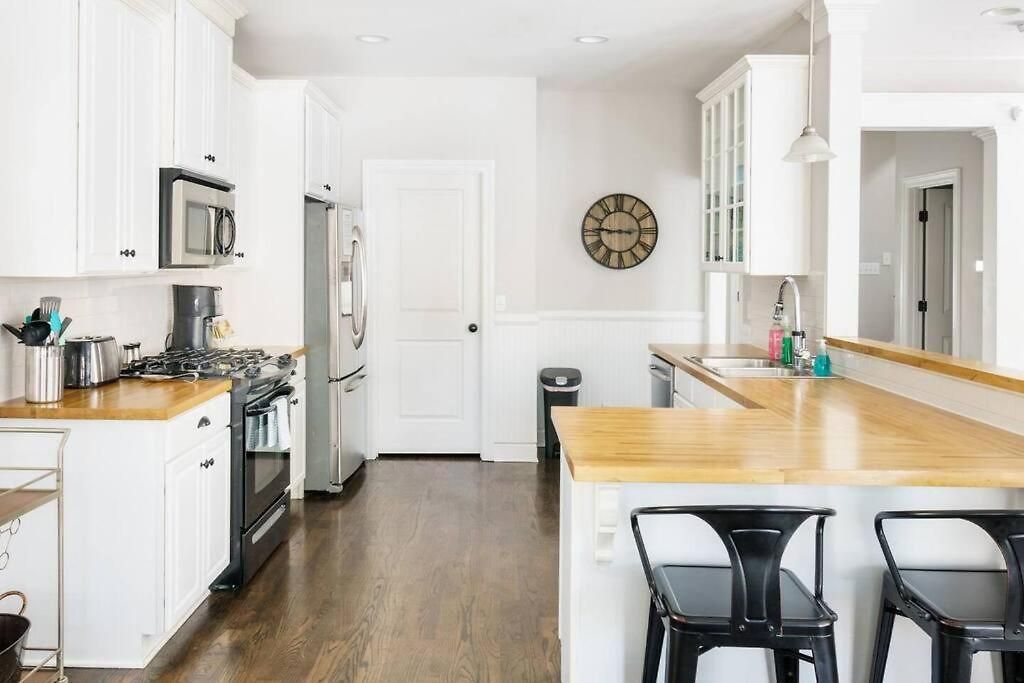 Southern Charm Downtown, Walk To Farmers Market & Holiday home