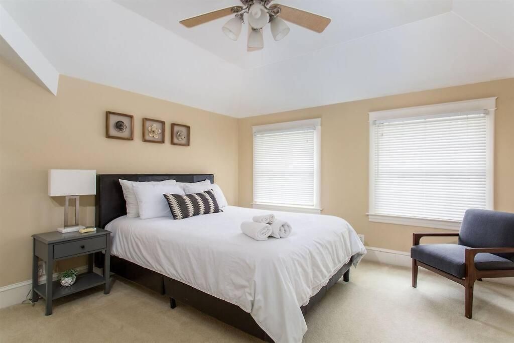 Prime Location In 12south, Walkable To Shopping & Dining *