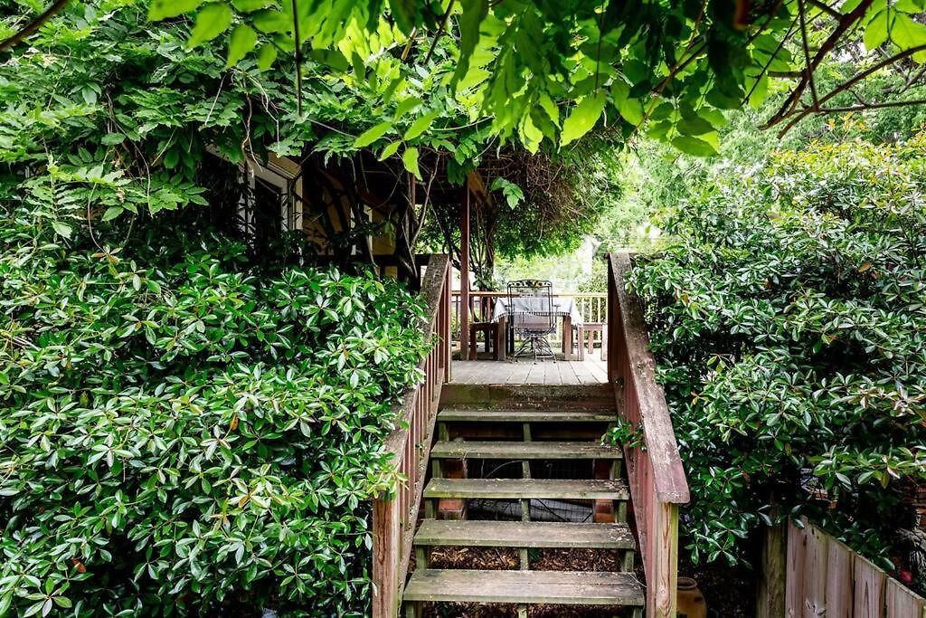 Prime Location In 12south, Walkable To Shopping & Dining