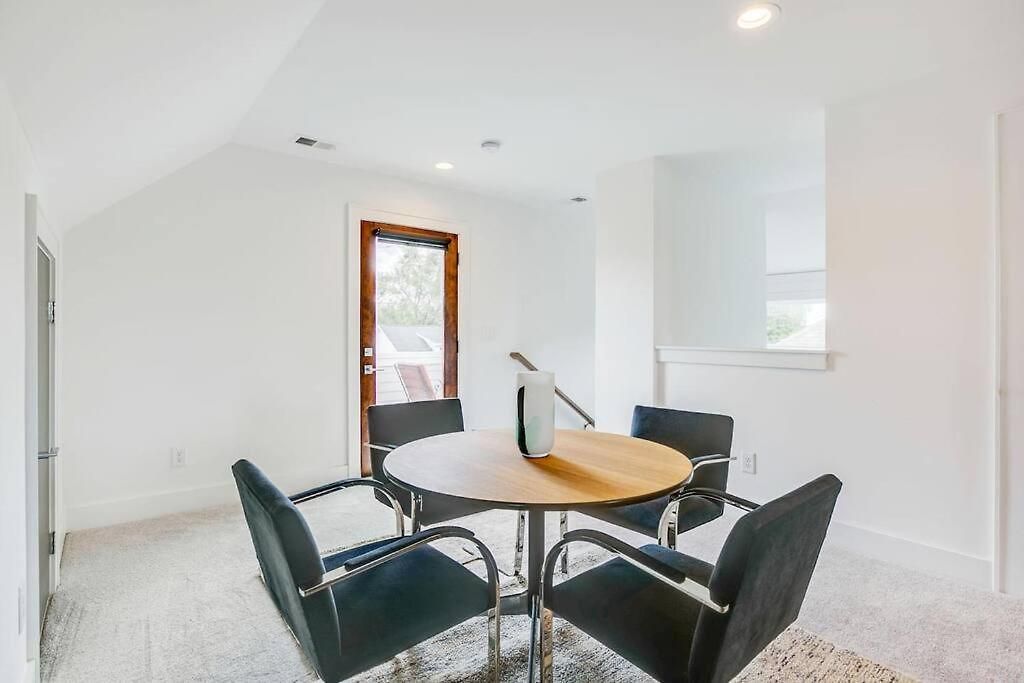Rooftop, Walk To Restaurants, Printers Alley, Downtown *