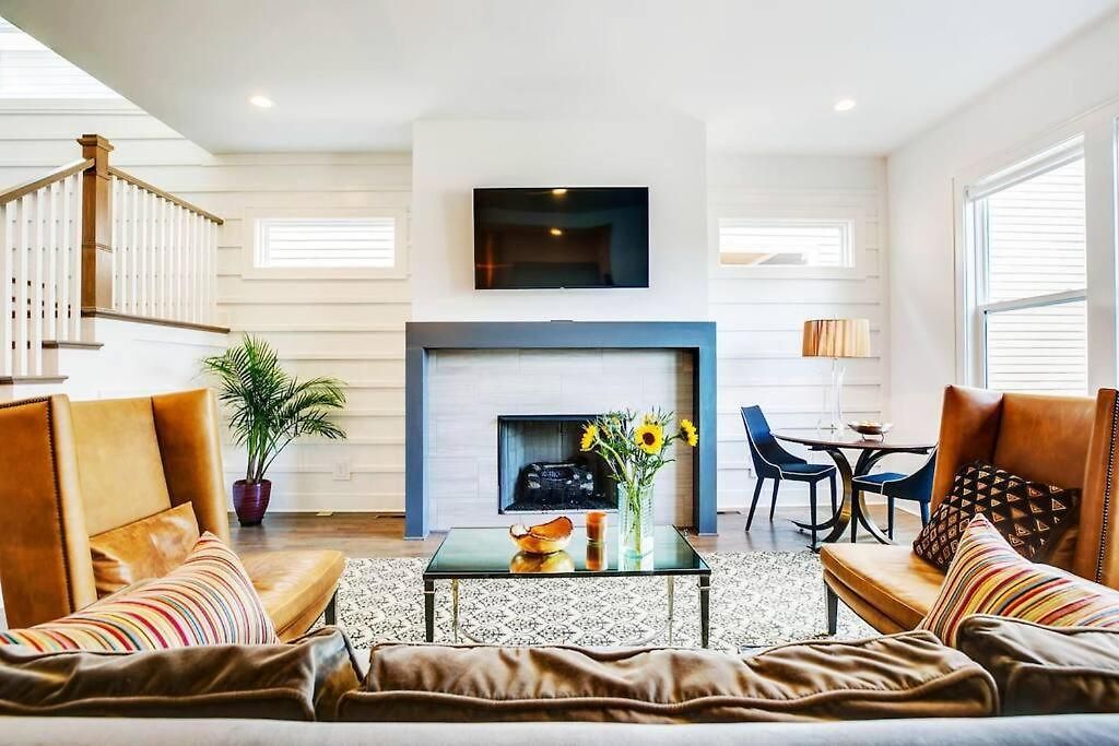 Rooftop, Walk To Restaurants, Printers Alley, Downtown Holiday home Nashville
