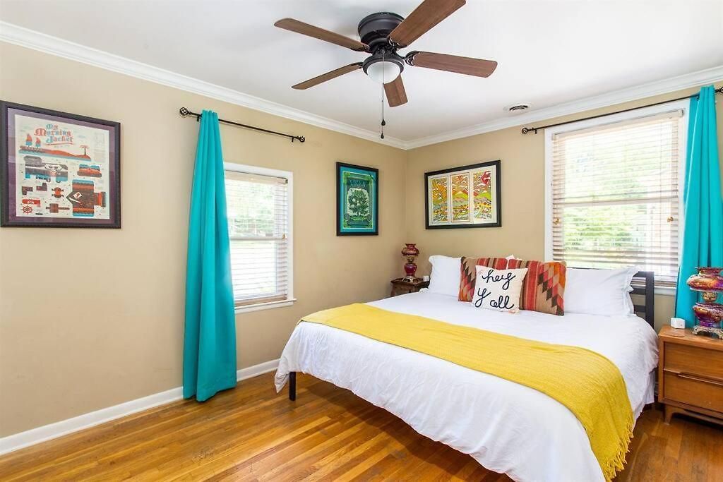Honky Tonk Bar, Minutes To Airport & Broadway Holiday home *