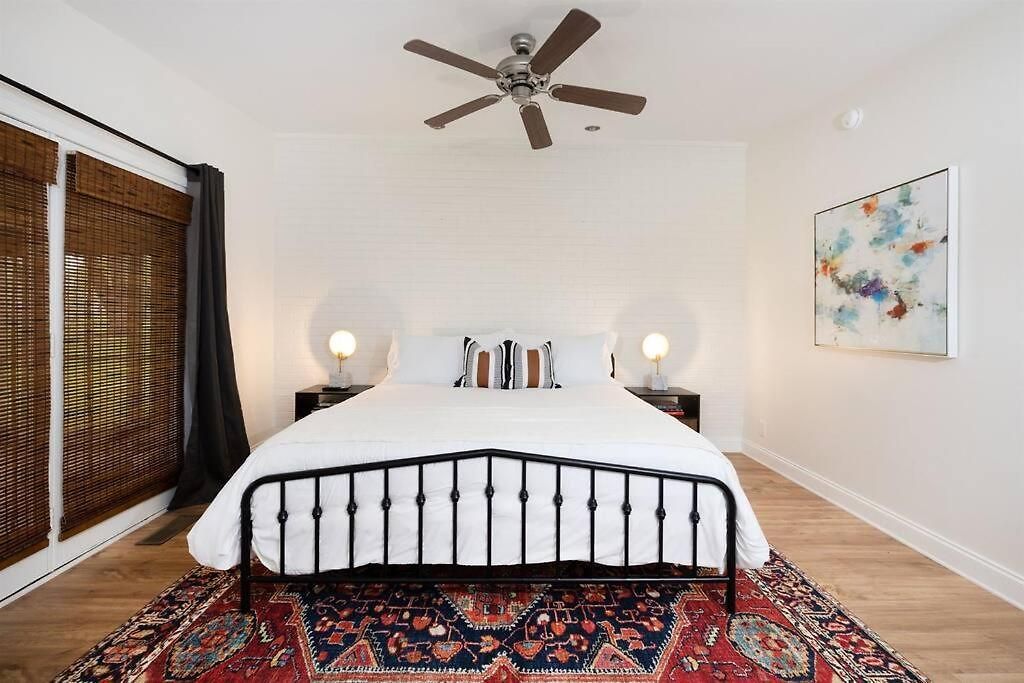 Minutes To Opry, Airport & Broadway Holiday home *