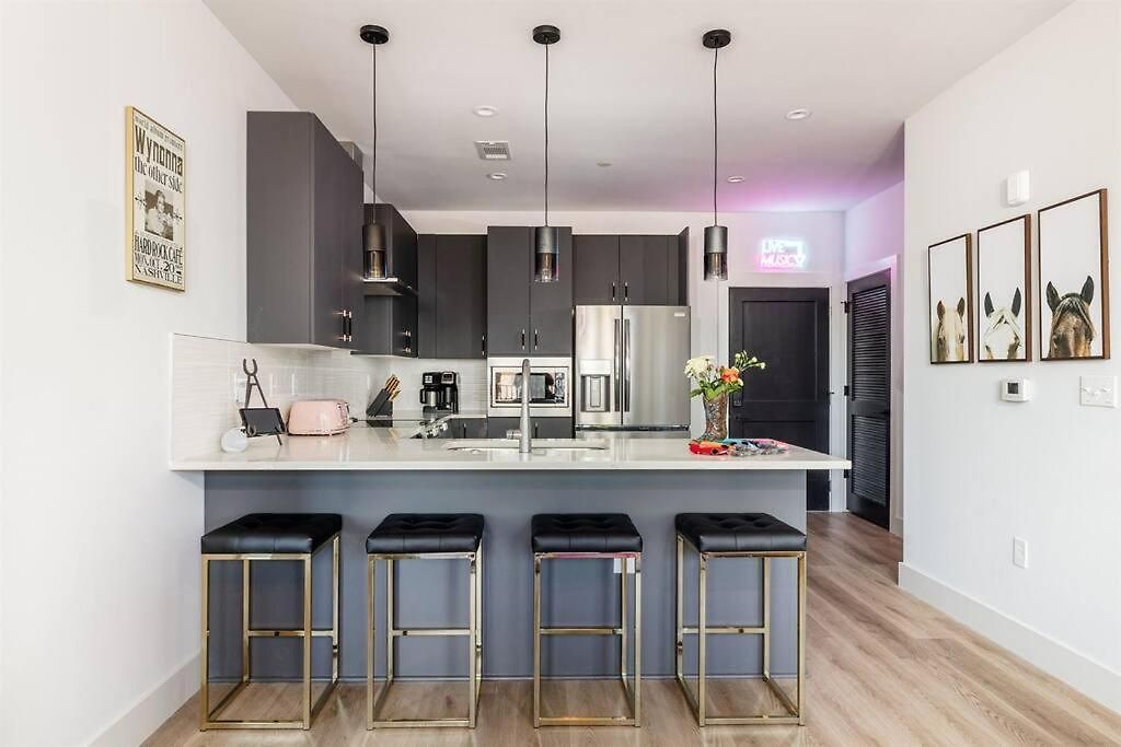 Apartment 2 Side By Side Units, The Honky Tonk Party Pads, Parking Gym Pool Nashville