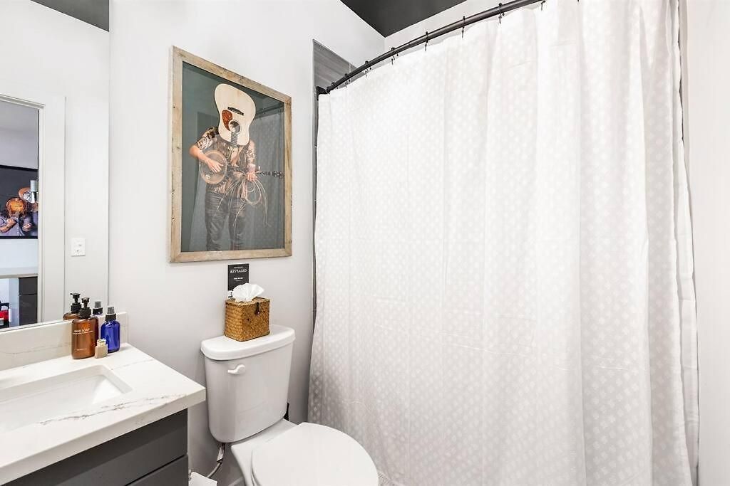 Apartment Downtown Midtown Vanderbilt, Honky Tonk Party Pad 1, Parking Gym Pool
