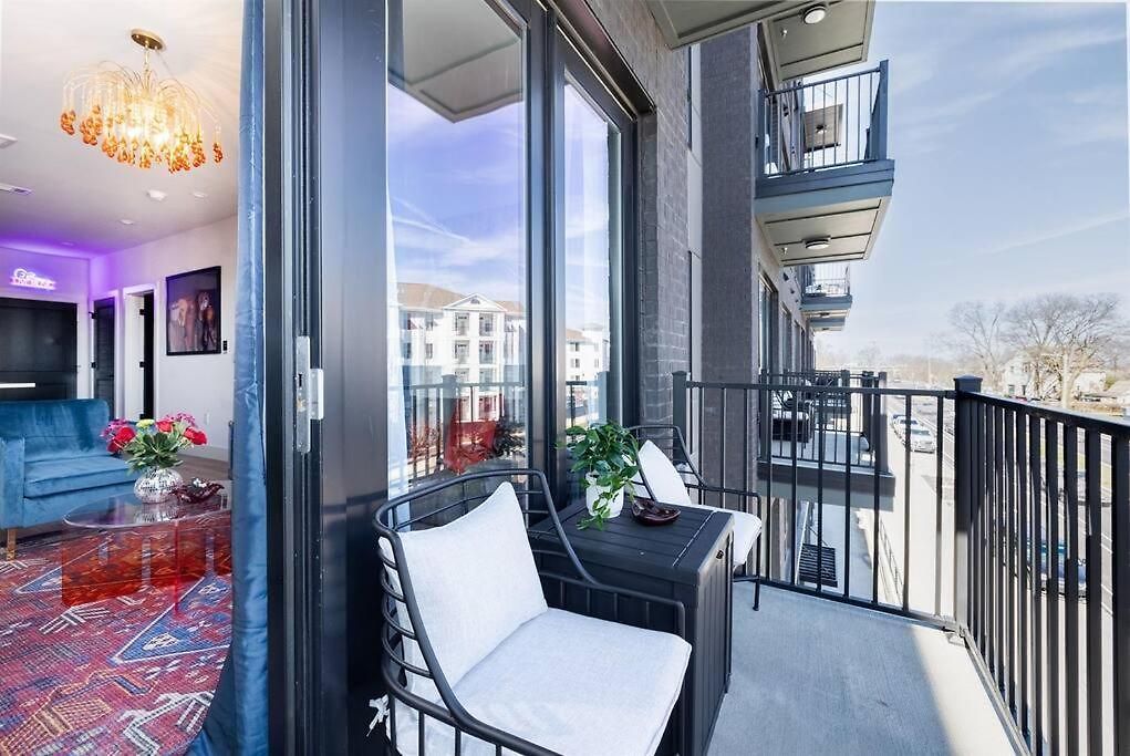 Downtown Midtown Vanderbilt, Honky Tonk Party Pad 1, Parking Gym Pool Apartment