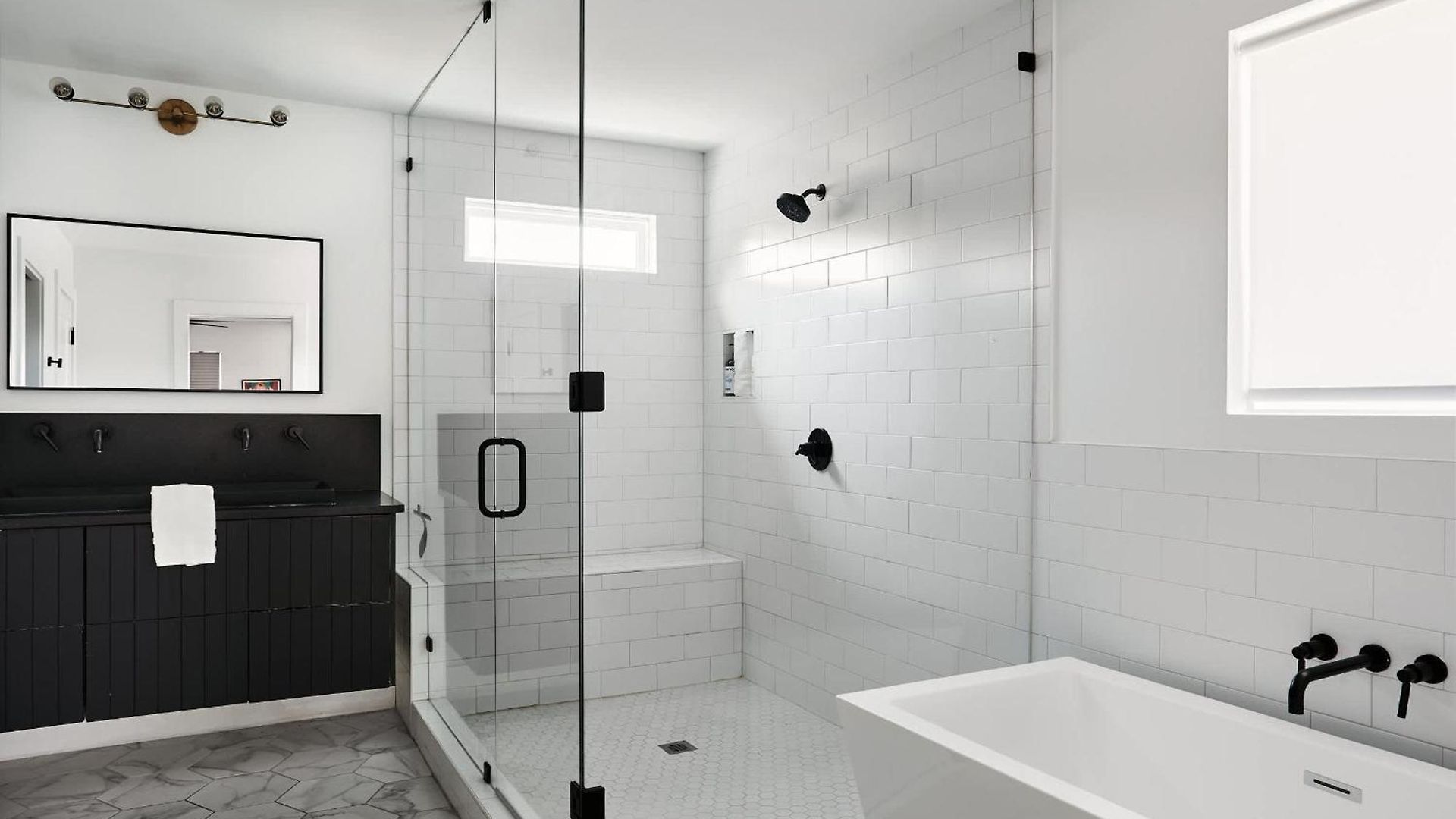 Stylish 3 Bed Retreat, Rooftop, Parking, Sleeps 10, Ensuite Baths, Bunk Room, Gourmet Kitchen, Cozy Living Space, Rooftop Views & Fire Table, Near Downtown, Distilleries & Marathon Village, 24 Hr Hospitality