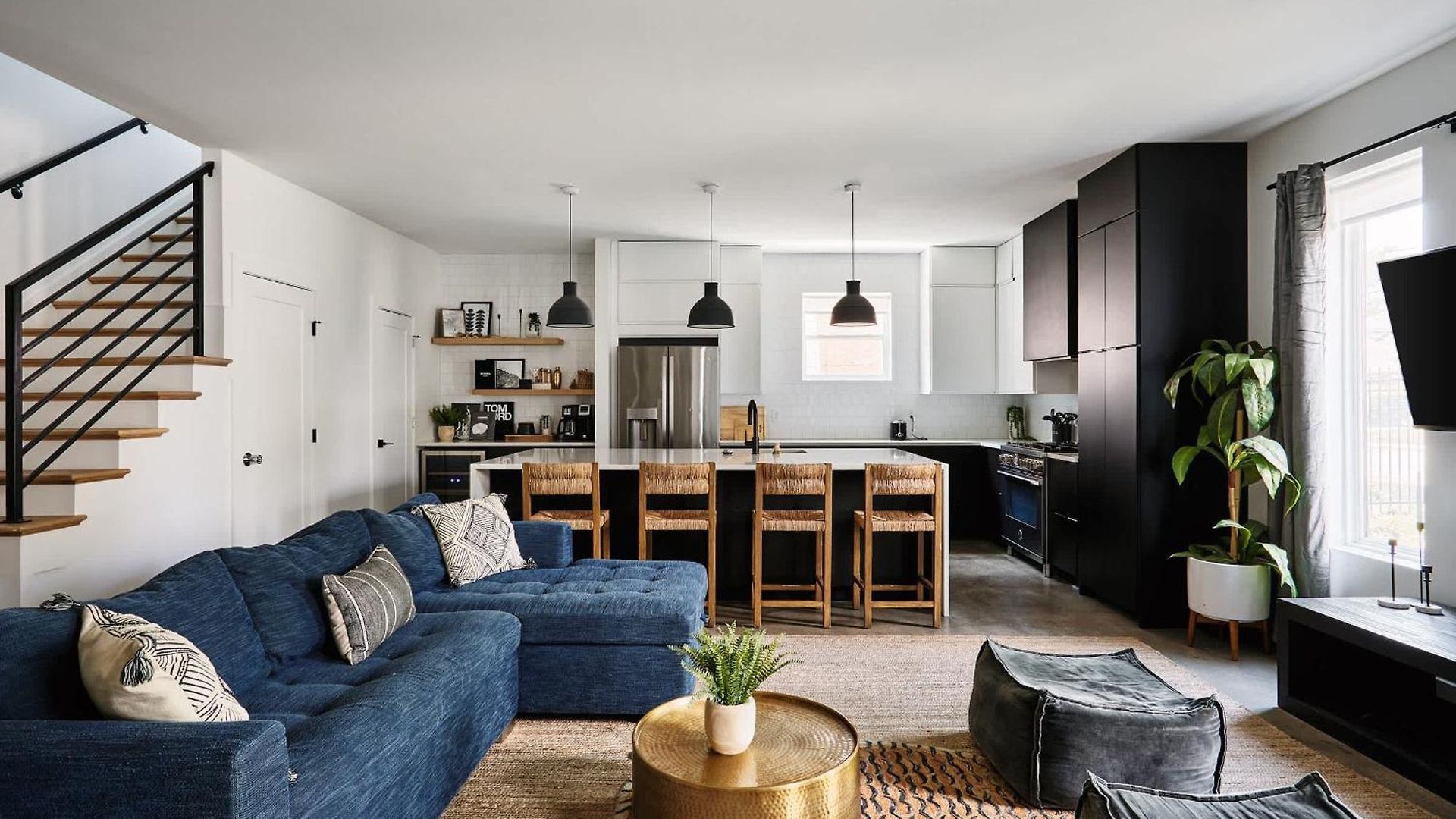 Stylish 3 Bed Retreat, Rooftop, Parking, Sleeps 10, Ensuite Baths, Bunk Room, Gourmet Kitchen, Cozy Living Space, Rooftop Views & Fire Table, Near Downtown, Distilleries & Marathon Village, 24 Hr Hospitality *