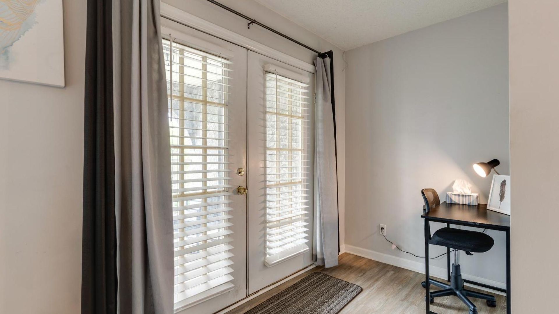 Apartment 2 Bdr With Free Parking! 2m To Broadway! *