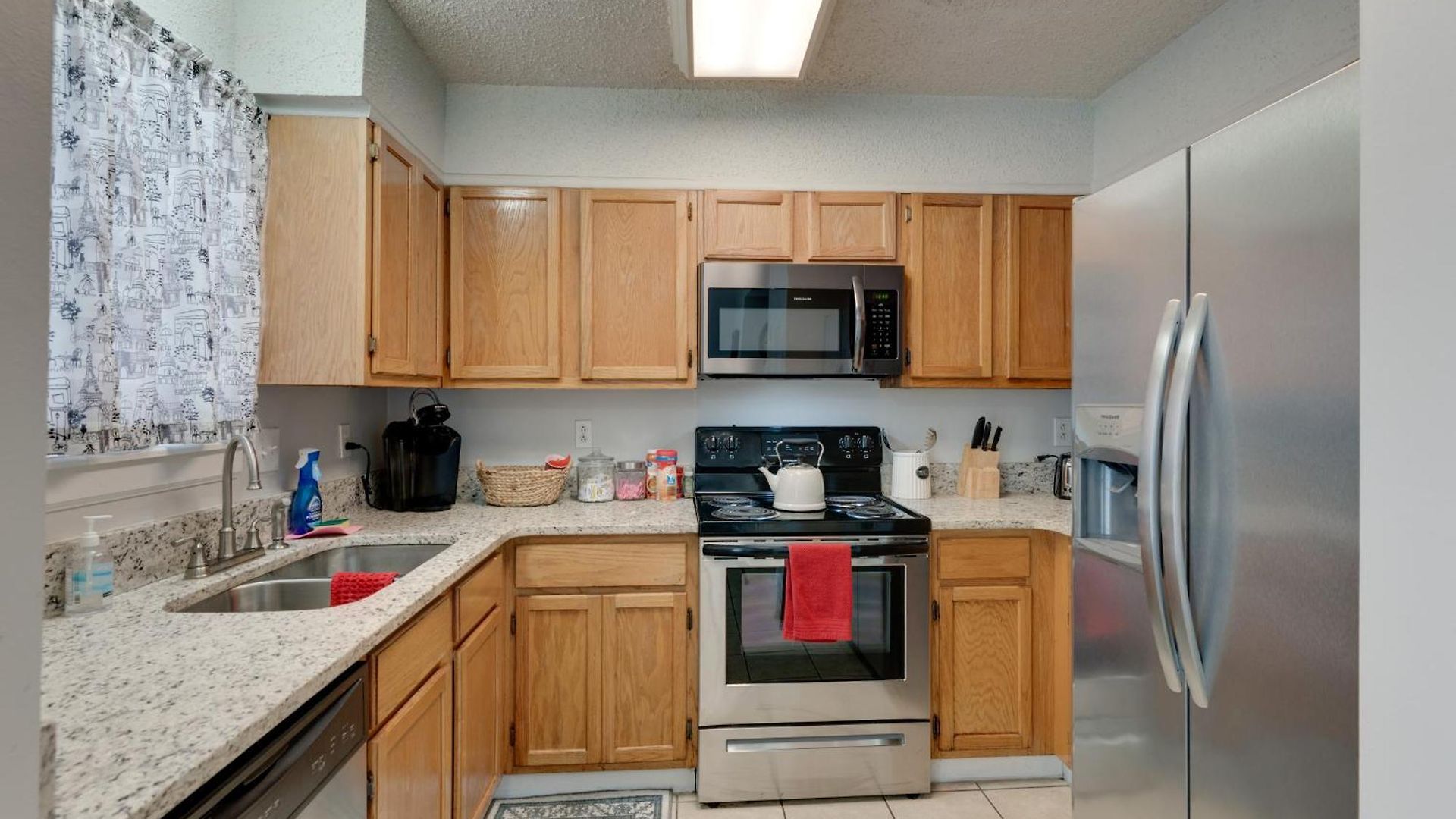 2 Bdr With Free Parking! 2m To Broadway! * Nashville