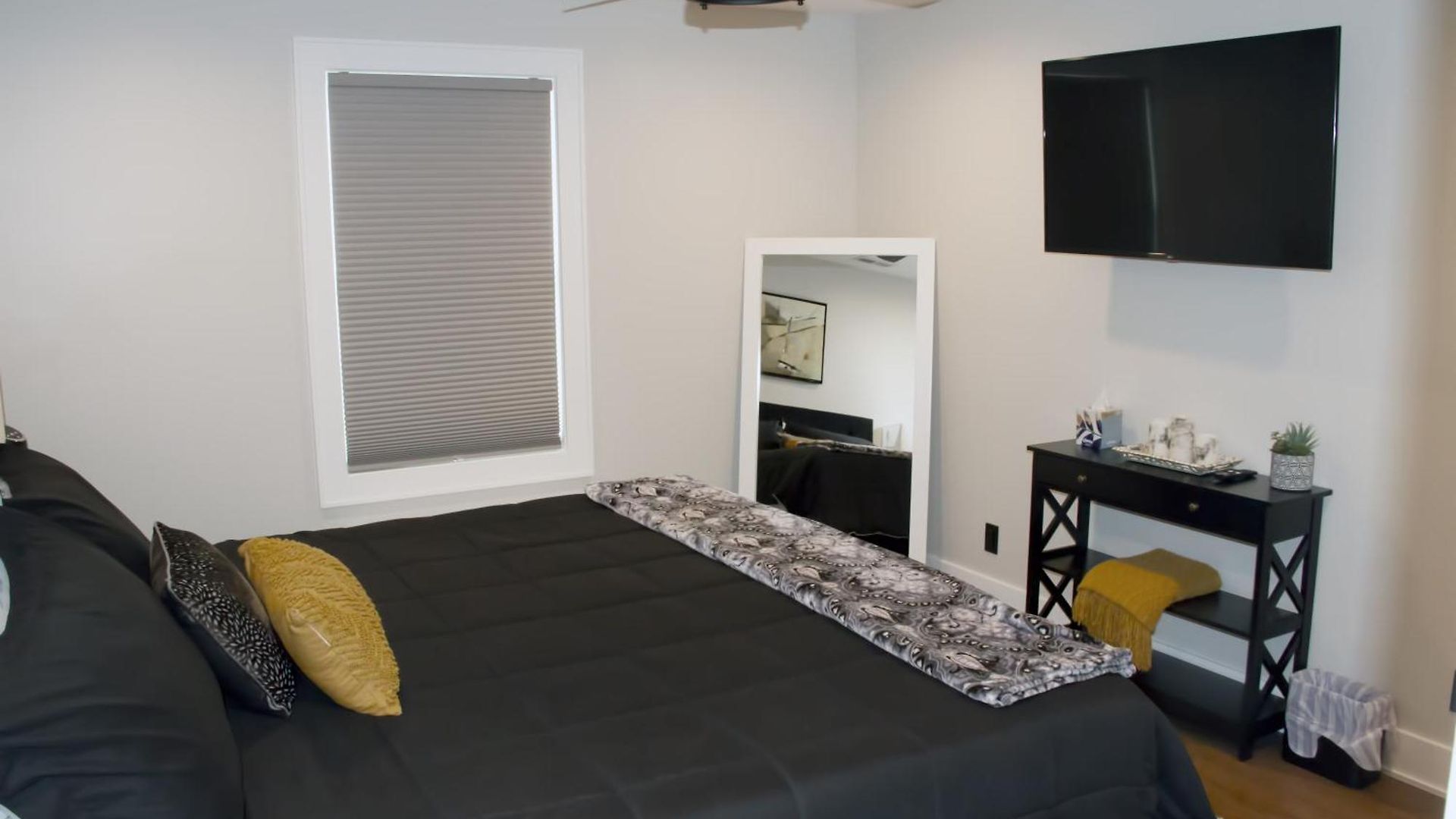 8 Minutes To Downtown! Holiday home *