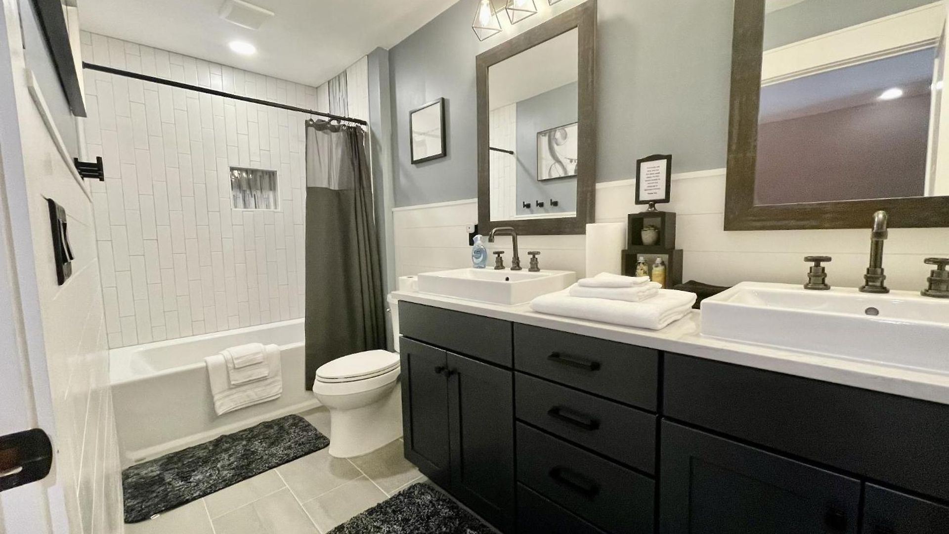 8 Minutes To Downtown! Holiday home