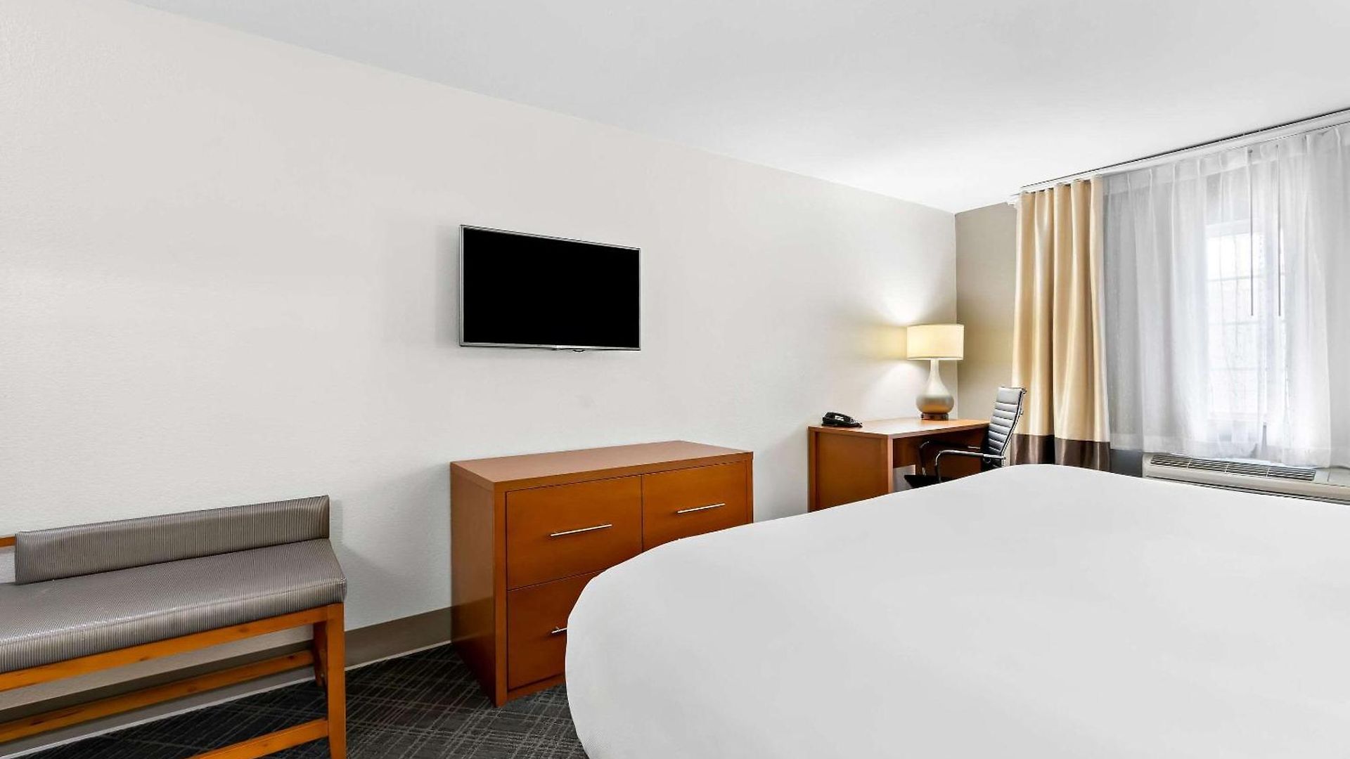 Hotel Comfort & Near Tanger Outlets I-24 Antioch