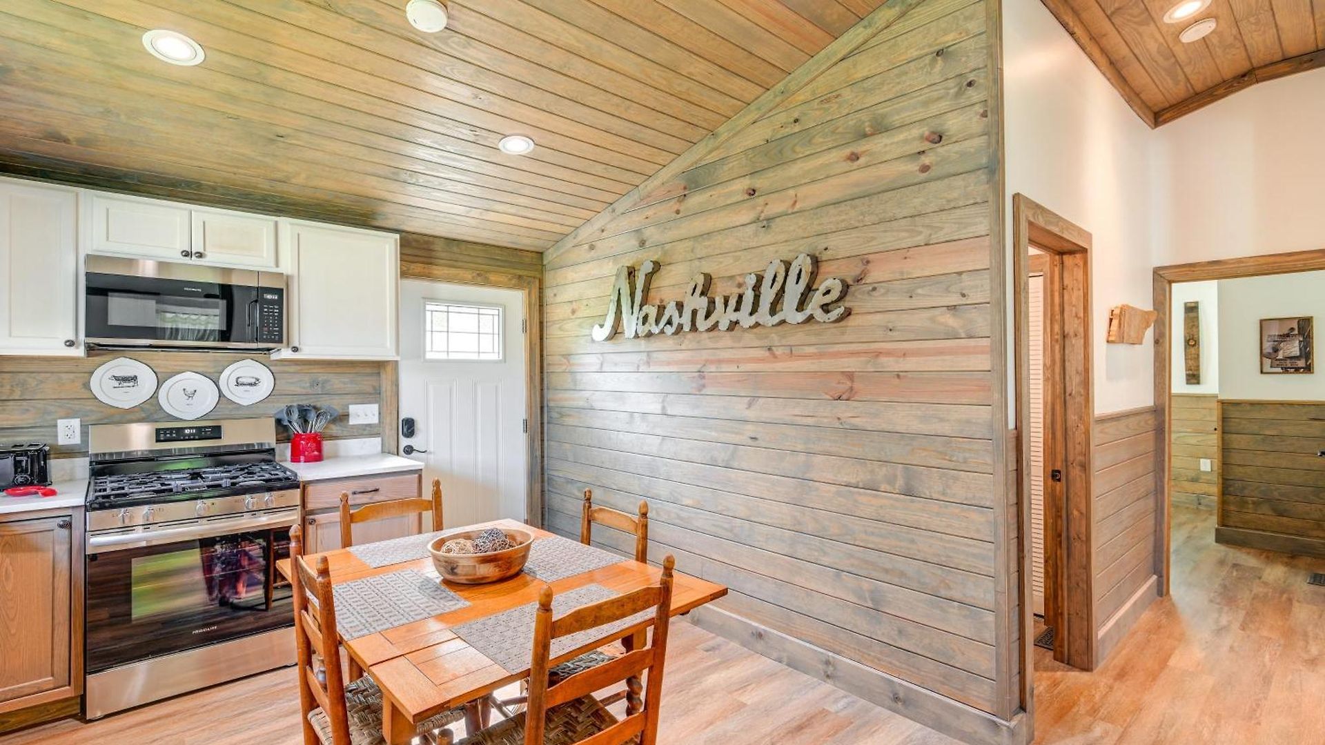 Holiday home Bright Whites Creek Home: 12 Mi To Dtwn Nashville!