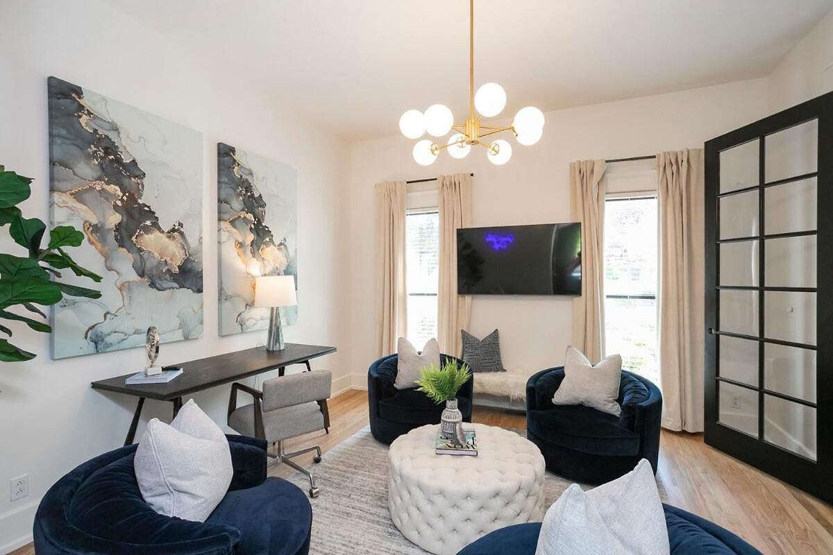 Summer End Sale Prime Location Holiday home