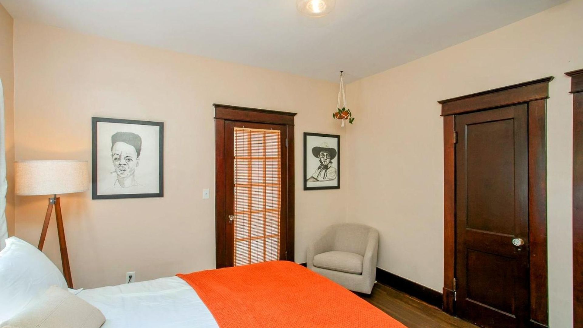 Bright In Hip East Walk To 5 Points - Only 2 Miles To Downtown * Nashville